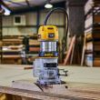 Masina de frezat verticala DeWalt, D26200, 900 W, viteza variabila
