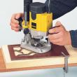 Masina de frezat DeWalt, DW621KT-QS, 1100 W, viteza variabila, valiza pentru transport