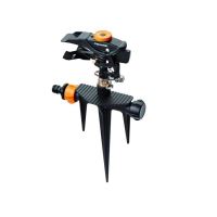 Aspersor pulsator cu picior Fiskars, cap metalic